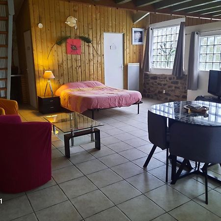 Gite De La Nouasse Quebriac Bagian luar foto