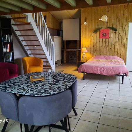 Gite De La Nouasse Quebriac Bagian luar foto